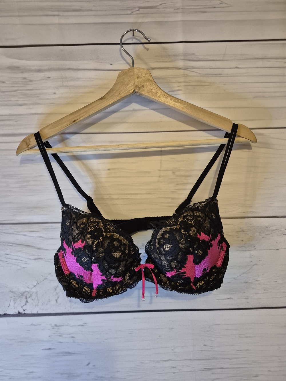 Victoria's Secret Very Sexy Black Lace Push-Up Bra Bow W/ Crystals Black Pink